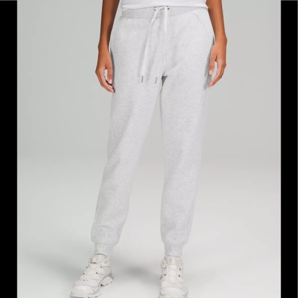 Lululemon Scuba High-Rise jogger